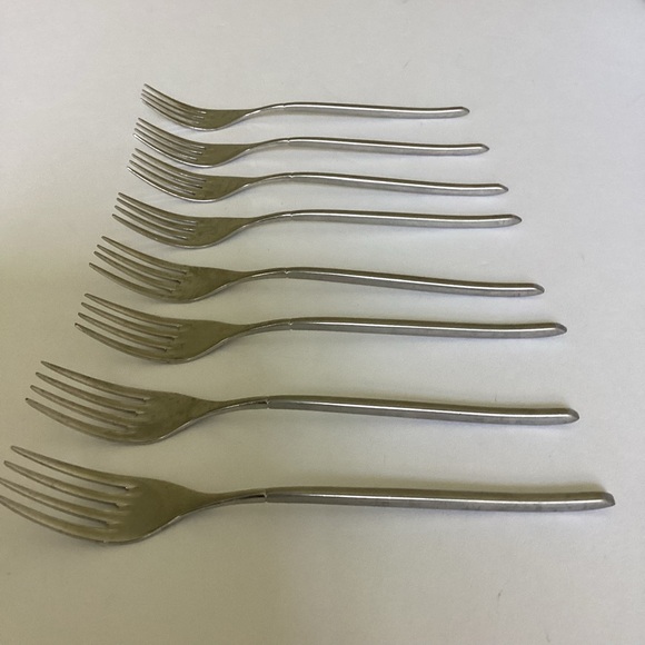 Guy Degrenne Flatware Set of 8 Forks - Picture 11 of 11